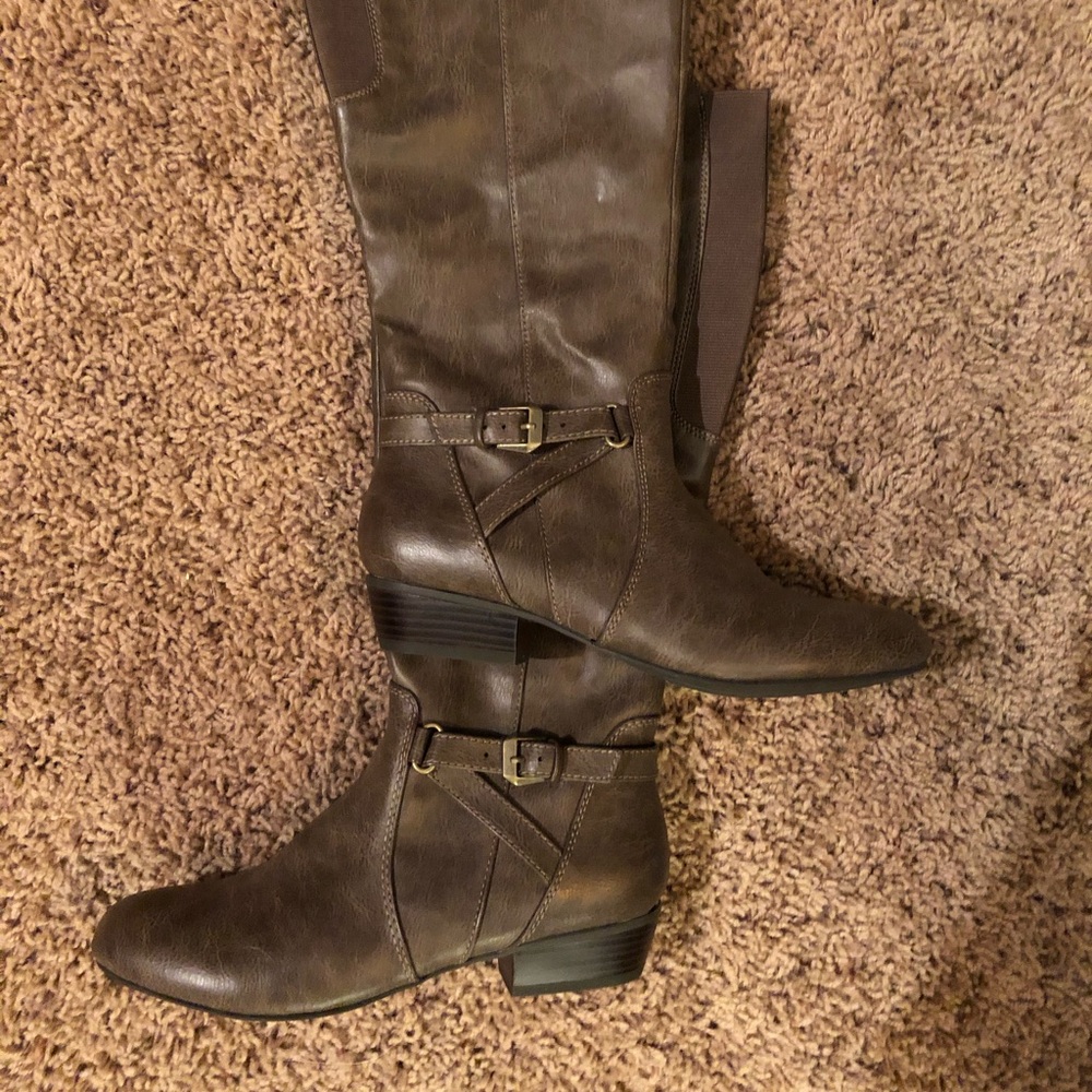 Girls boots